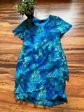 R & M Richards Size 14 Petite short sleeved blue patterned dress